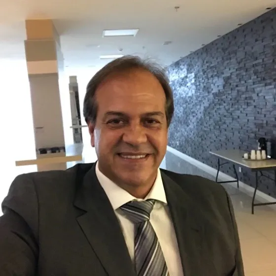 Professor LUIZ CARLOS BECKER JUNIOR